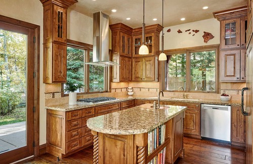 Aspen House | Luxury Townhome Near Rio Grande Trail