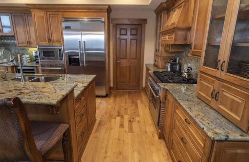 Champion House | Luxury Townhome on the Slopes! - 524 Southwind