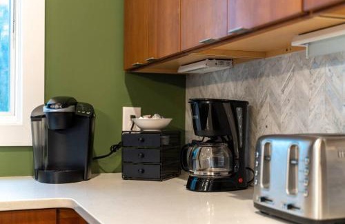 Edgehill House | Luxury Townhome! Rooftop-Game Room! Near Broadway!