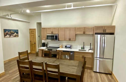 Wilmington House | Luxury Townhome Unit 107