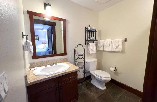 Mammoth Lakes House | Luxury Townhome w/Views, Private Jacuzzi & Garage