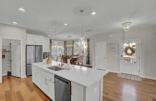 Johns Island House | Luxury Townhome with 2 King Suites - 20 minutes from Beach & Downtown