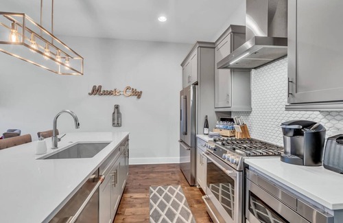 Nashville House | Luxury Townhome With Rooftop Deck Skyline Views