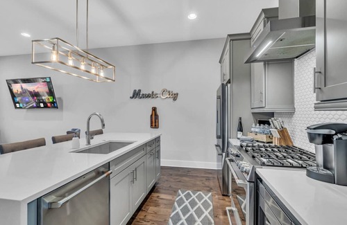 Nashville House | Luxury Townhome With Rooftop Deck Skyline Views