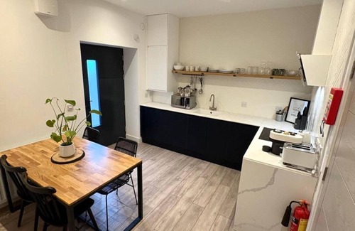 Arbroath House | Luxury Townhouse accommodation in the heart of Arbroath. 1 min walk to train