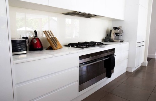 Westbourne Park House | Luxury Tudor with Pool