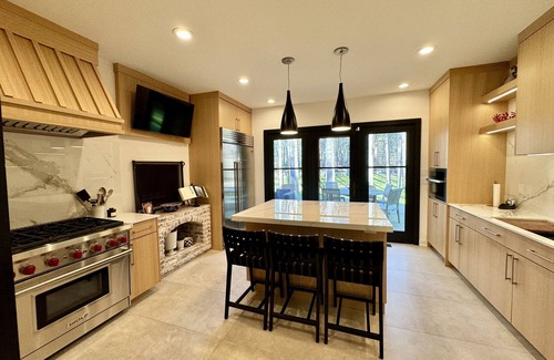 Northwest Harbor House | Luxury Tuscan Villa on Prestigious Bull Path