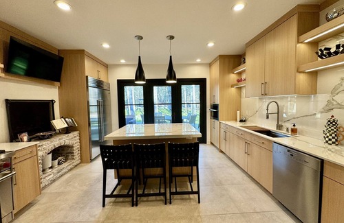 Northwest Harbor House | Luxury Tuscan Villa on Prestigious Bull Path