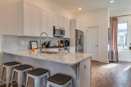 Hillsboro West End House | Luxury Twin Homes with Rooftop Decks