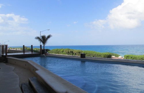 Isla Mujeres Condo | Luxury two bedroom ocean front condo at Isla 33