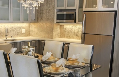 Las Vegas Apartment | Luxury Two Bedroom Suite Hotel and Casino