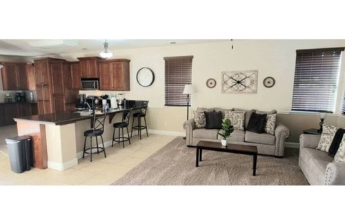 Roosevelt House | Luxury Upgraded Home