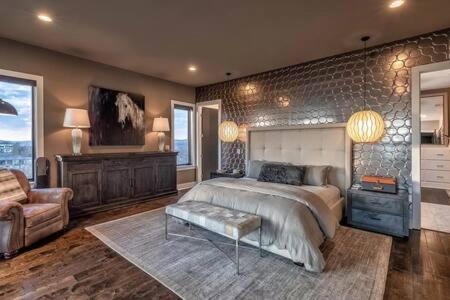 Talbot's Corner House | Luxury Urban Mansion with Rooftop Deck