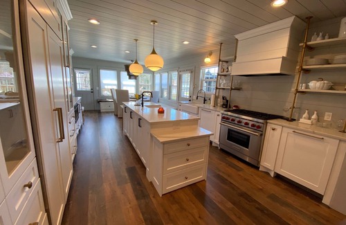 Taylorsville House | Luxury Farmhouse with Gourmet Kitchen