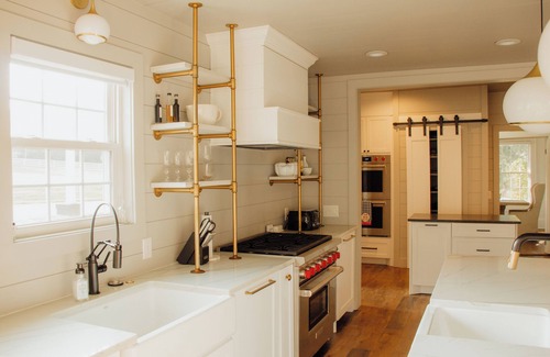 Taylorsville House | Luxury Farmhouse with Gourmet Kitchen