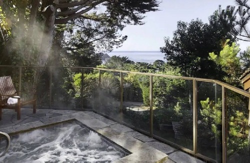 Carmel Highlands Apartment | Luxury vacation overlooking the Pacific Ocean