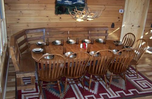 Clyde House | Luxury Vacation Rental with a Hot Tub for Rent in Clyde, North Carolina