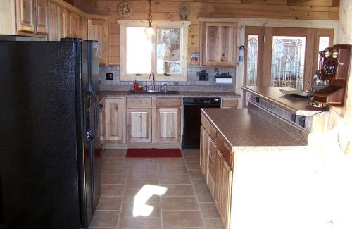 Clyde House | Luxury Vacation Rental with a Hot Tub for Rent in Clyde, North Carolina