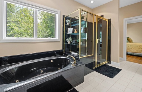 Daphne House | LUXURY Vacay! Secluded, Events Welcome, Waterpark + Golfing Nearby, Wifi, Slp 25