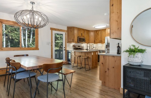 Vail House | Luxury Vail 3bd/2ba w/Hot Tub!