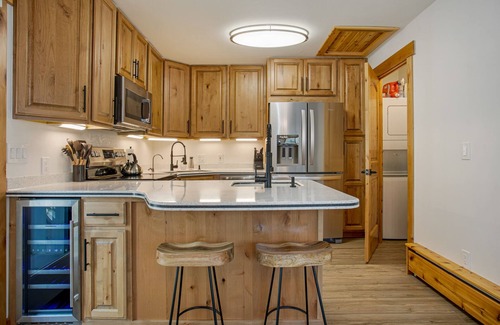 Vail House | Luxury Vail 3bd/2ba w/Hot Tub!