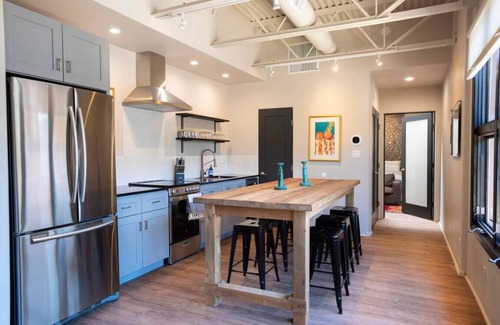 Downtown Santa Fe Apartment | Luxury View Loft at the Historic Plaza -Spacious 1,050 Sq Ft