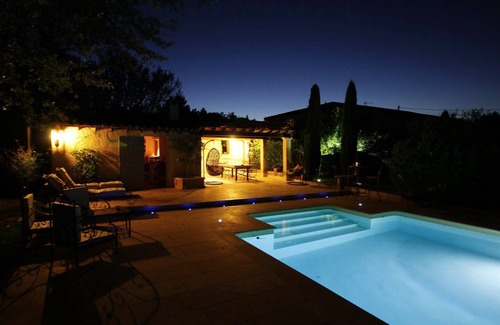 Maillane Villa | Luxury Villa 4 BEDROOMS 8 pax HEATED POOL /AC Walk to SHOPS