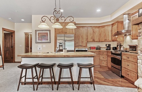 Bear Crossing House | Luxury Villa 835 I Private Hot Tub I Great Views I Best Price I Discounted Attractions