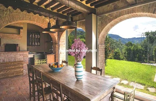 Arezzo Villa | Luxury Villa Among Vineyards