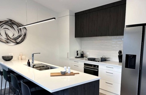 Te Rapa House | Luxury Villa, Close to Town, Walks, Golf and Cafés