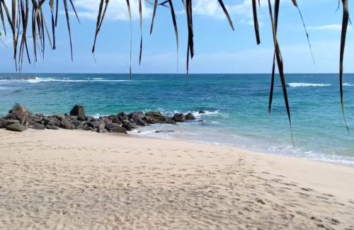 Padinnoruwa Villa | Luxury Villa Galle 4Bedr 5KS Bed