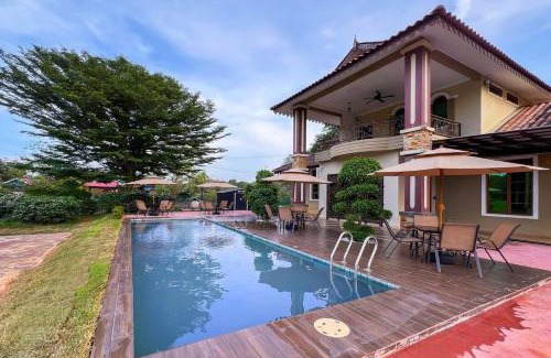 Jasin Villa | Luxury Villa Hening Sari, Umbai Melaka - Smarthome
