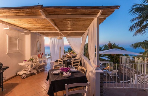 Anacapri Villa | Luxury Villa in "Capri style" with pool & private garden
