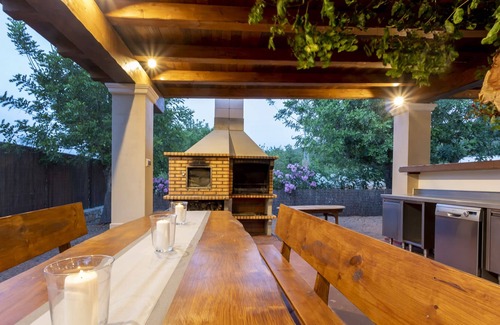 Ibiza Town Villa | Luxury Villa in San Rafael, sleeps 12 - Can Bernadet