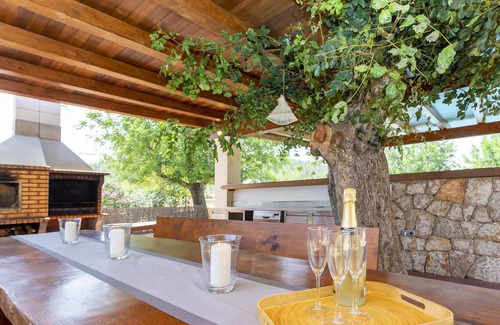 Ibiza Town Villa | Luxury Villa in San Rafael, sleeps 12 - Can Bernadet