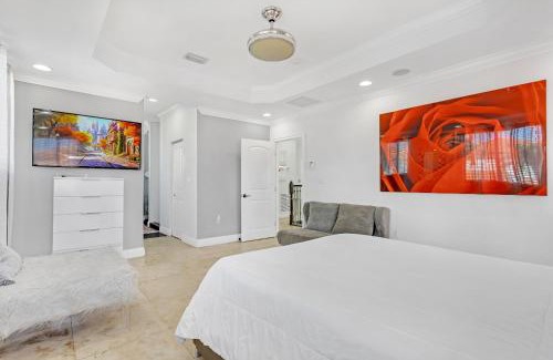 Tamiami Villa | Luxury villa Miami pool/near aiport, beach,club, shopping