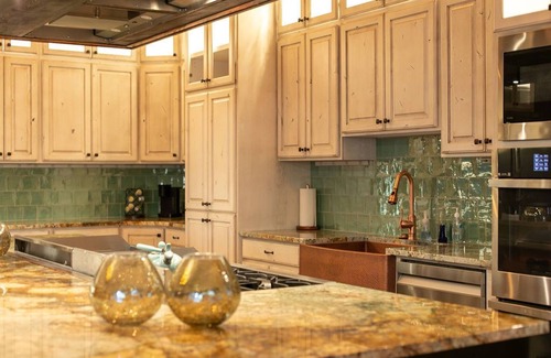 Colorado City Bed & Breakfast | Luxury Villa near Zion National Park | Private Pool, Spa, Sauna, Yard, & more!