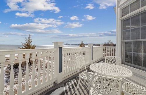 Sheboygan Villa | Luxury Villa on Lake Michigan!
