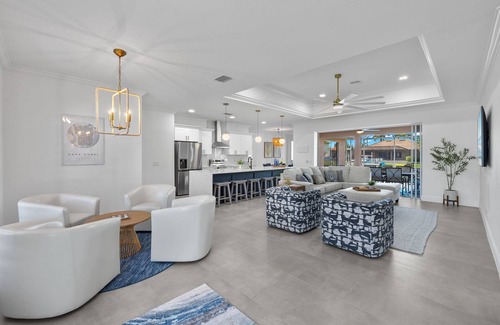 Pelican Villa | Luxury Villa on the Water – Private Heated Pool, Dock & Direct Gulf Access