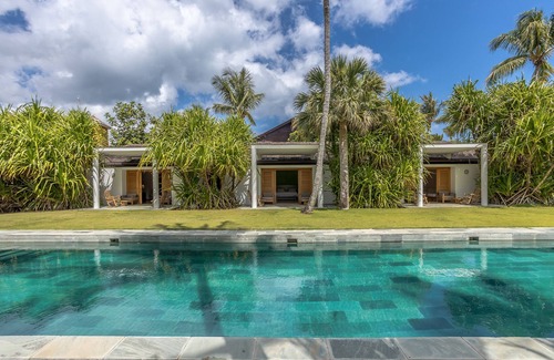 Las Terrenas Villa | Luxury villa Playa Bonita – beachfront, private pool, chef, 7 BR, sleeps 20