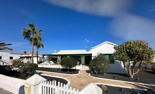 Playa Honda Villa | Luxury Villa Sea Front -La Orilla