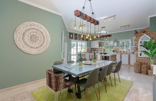 Meia Praia Villa | Luxury villa (sleeps 16) with pool, tennis/pickle ball, putting green & cinema.