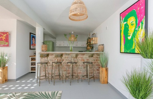 Meia Praia Villa | Luxury villa (sleeps 16) with pool, tennis/pickle ball, putting green & cinema.