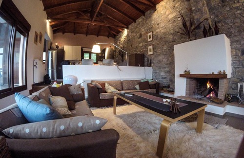 Agia Villa | Luxury villa, superb views and pool