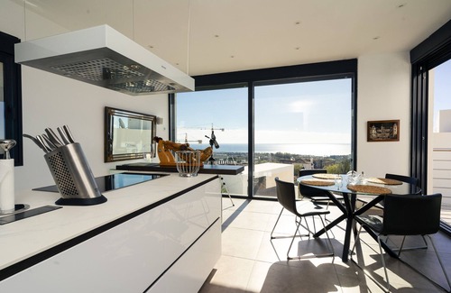 Marbella Villa | Luxury villa with amazing views in Altos de Los Monteros, Marbella