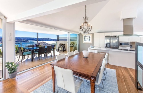 Mosman House | Luxury Villas Balmoral Bluewater (Walk to Beach)