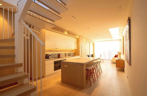 Albert Park House | Luxury Villas Sun Kiss (With Car Parking)
