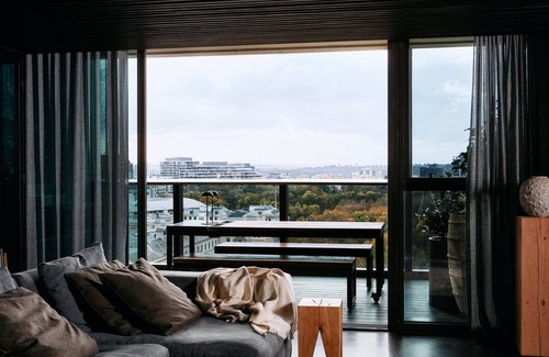 Melbourne Central Business District Apartment | Luxury Villas The Melbourne (Stunning city views)