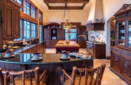 Cordillera House | Luxury W/Mountain Views + Hot Tub + Close to Golf/Nordic Skiing – Wilton House