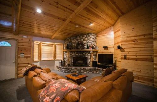 Summit Estates Apartment | Luxury w Spa Foosball Near Summit - DeCarlo House